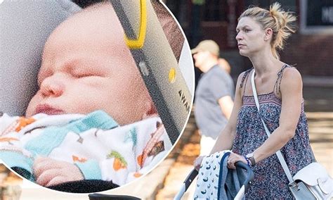 First Look At Claire Danes Newborn Son During NYC Stroll Daily Mail
