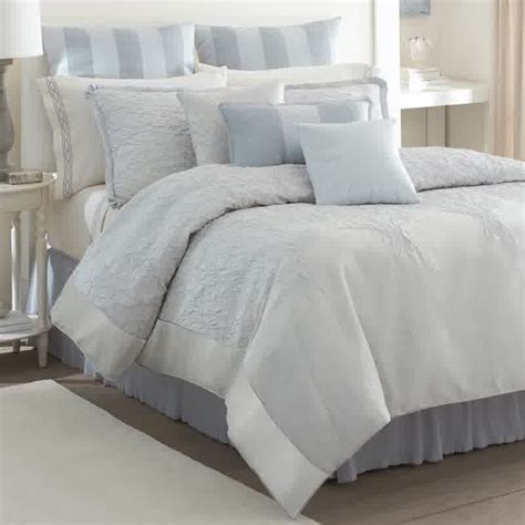Shop for bedroom sets in bedroom furniture. Contemporary Luxury Bedding Set Ideas - HomesFeed