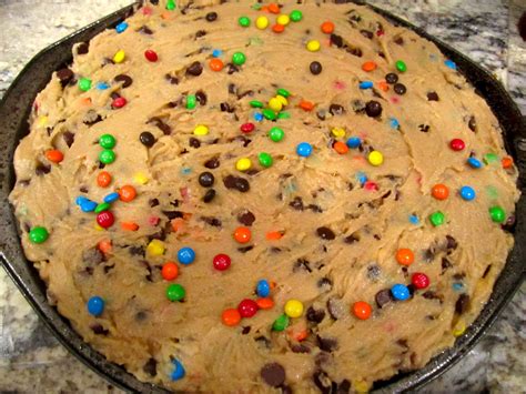 Sweet Tooth Sisters Giant Cookie
