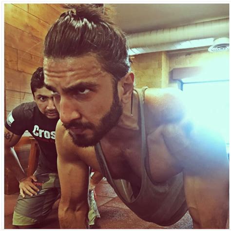 We last saw him give his best for 'bajirao mastani', and he been putting in a lot of effort for his role of alauddin khilji in 'padmavati'. ranveer-singh-in-padmavati