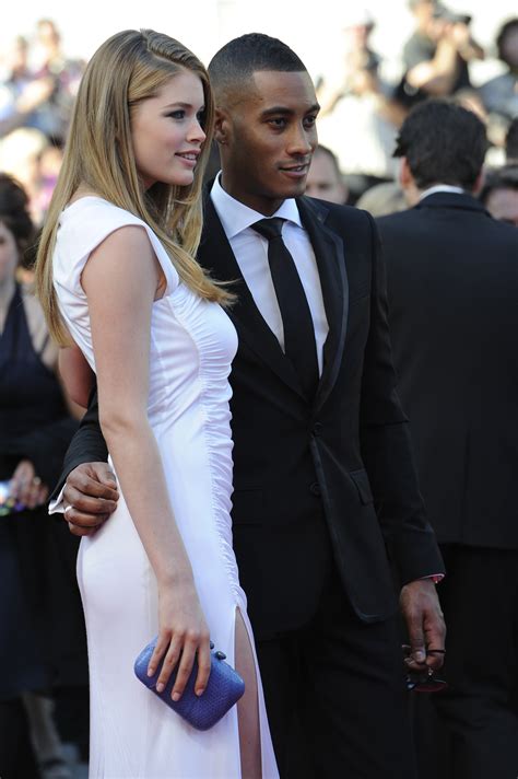 Model Doutzen Kroes And Sunnery James Pose On The Red Carpet Before T Gotceleb