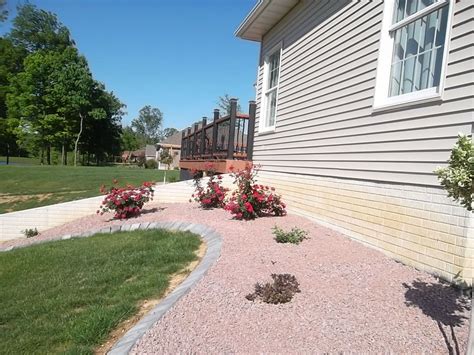 Knockout roses are one of the most popular rose varieties in the u.s. RESIDENTIAL LANDSCAPE DESIGN/ RED DOUBLE KNOCKOUT ROSE WWW ...