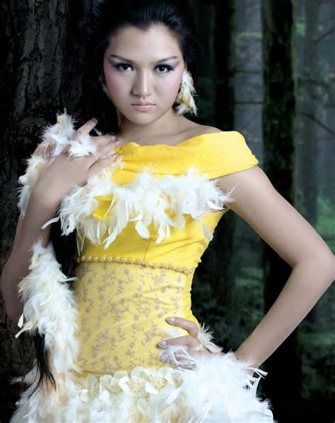 Celebrity Hot Picture Myanmar Hot Actress Thet Mon Myint Latest Photos
