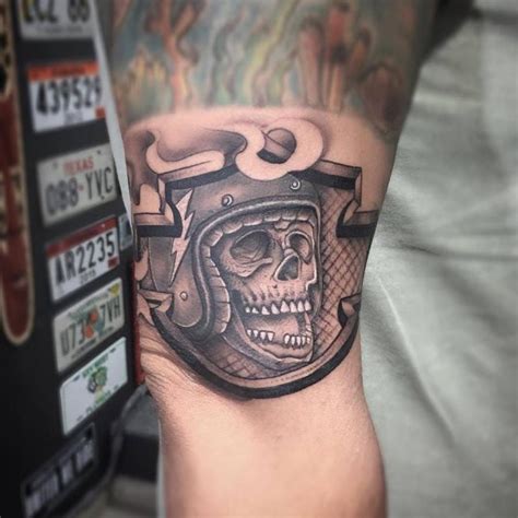 Gallery of tattoos done by artists in biel that you can filter by location, subject matter, style/technique, body part and size, and order by date or score. Nation Tattoo - Biel Gamberini | TattooMenu