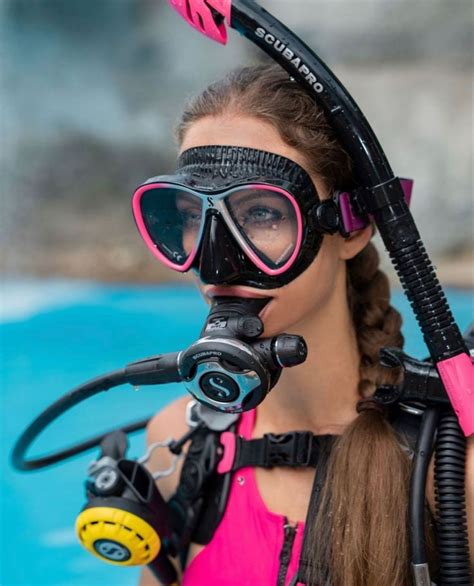 pin by lebouteillerasse on enregistrements rapides scuba diver girls scuba girl gas mask girl