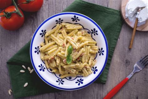 Ricetta Casarecce Con Pesto Alla Siciliana La Ricetta Di GialloZafferano