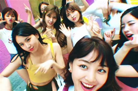 They're a very successful and popular group in korea despite not coming from a big 3 company. TWICE's 'Likey' Spends Second Week at No. 1 on World ...