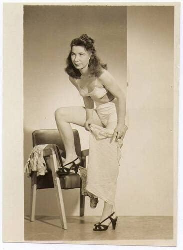 Akt Vintage Foto Leicht Bekleidete Frau Aus Den Er Er Jahren