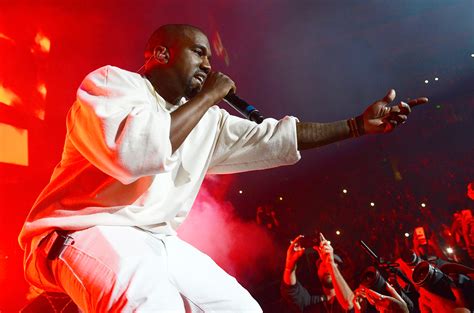 Kanye West To Premiere Famous Video At L A Forum Billboard