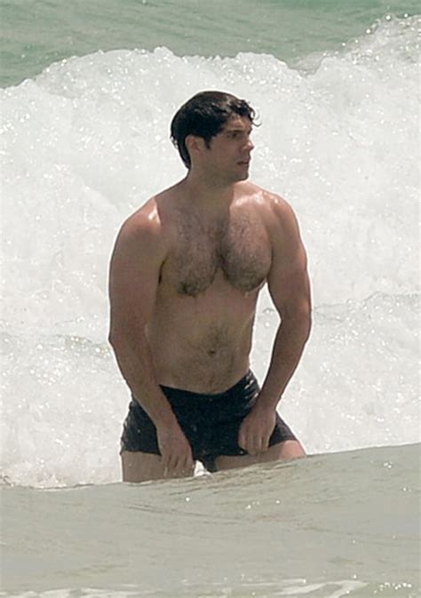 Henry Cavill Goes For A Swim In Miami Tom Lorenzo