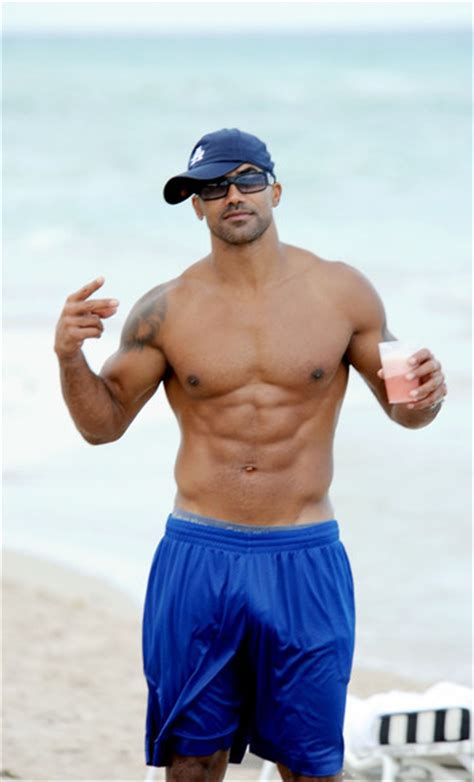 On The Beach In Miami Shemar Moore Photo Fanpop
