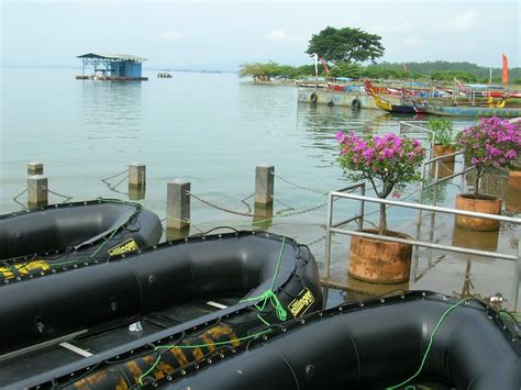 Jul 29, 2021 · di wonogiri terdapat waduk gajah mungkur, di bawen terdapat rawa pening, di sekitar kebumen terdapat waduk wadaslinang dan sempor dan masih ada beberapa waduk kecil lainnya. Tempat Wisata Waduk Gajah Mungkur di Wonogiri. | Bendungan Waduk di Indonesia.