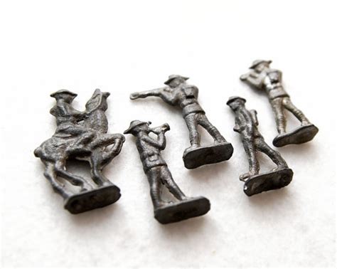 5 Metal Soldiers Revolutionary War Or Colonists Etsy Revolutionary