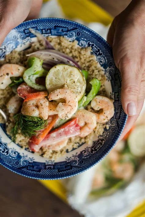 We make these shrimp all summer long, i love how quick and easy this recipe is! Shrimp Scampi Foil Pack Dinner - Reluctant Entertainer
