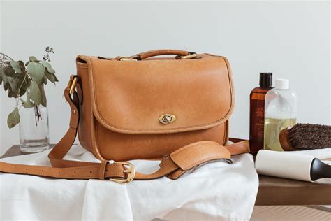 How to Wash Leather Purses