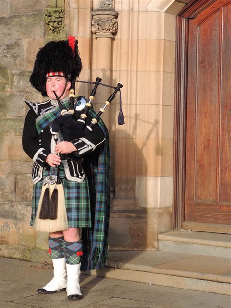 Weddings Dab Hand Ceilidh Band Perthshire Stirling