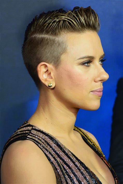 Sorry, the video player failed to load. Scarlett Johansson - "Ghost In The Shell" Premiere in NYC ...