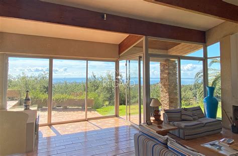 Horaires d'arrivée et de départ : Propriété vue mer à La Londe les Maures