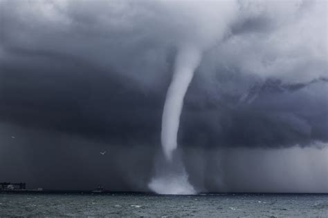 Waterspout Vs Tornado The Major Differences Between The Two Weather