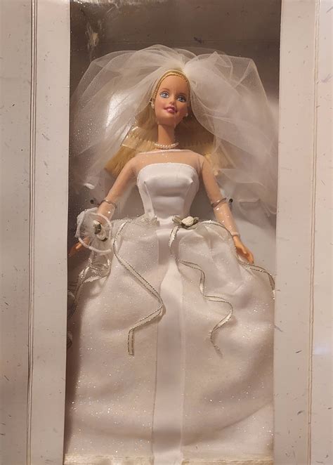 Barbie Blushing Bride Barbie Mattel