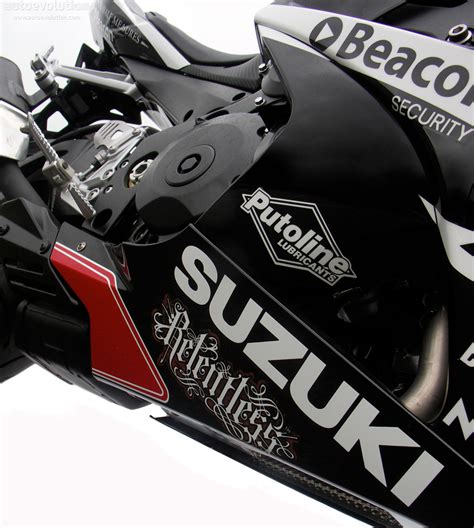74.5 mm x 57.3 mm compression ratio: SUZUKI GSX-R 1000 Cameron Donald Edition specs - 2009 ...