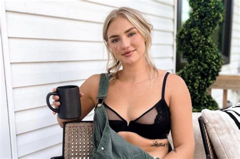 Influencer Goes Naked As She Opens Up About Body Struggles In Candid
