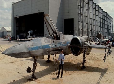 Star Wars Episode 7 X Wing Jj Abrams Shows Off The New Fighter In Set