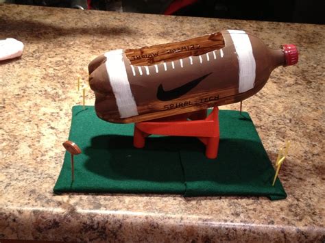 Valentine football box. | Boys valentines boxes, Valentine ...
