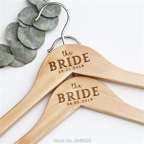 Personalized Engraved Bridegroom Wooden Wedding Dress Hangershen