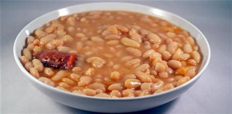 Mientras se cocinan un poco, lavamos bien las alubias en conserva, y las incorporamos a la cacerola. Pochas a la riojana | Recetas de comida, Comida española ...