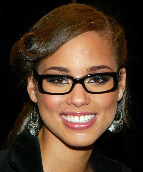 21 Celebrities Who Prove Glasses Make Women Look Utterly Gorgeous Chic Glasses Geek Chic