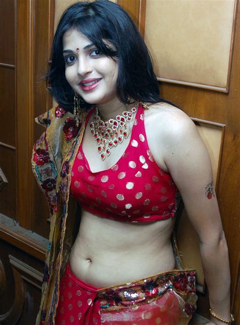 Celebrity Trends Photography Real Hot Tamil Aunty Photos Wallpapers