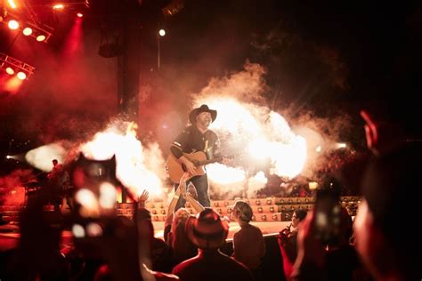 Garth Brooks Performs For 75000 Fans In Biggest Ticketed Show In