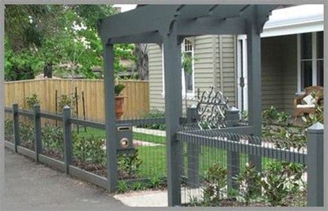 30 Inspiring Front Yard Fence Design Ideas Hmdcrtn