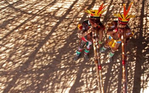 brazil s yawalapiti tribe take part in a ritual to honour the dead flute go brazil brazil