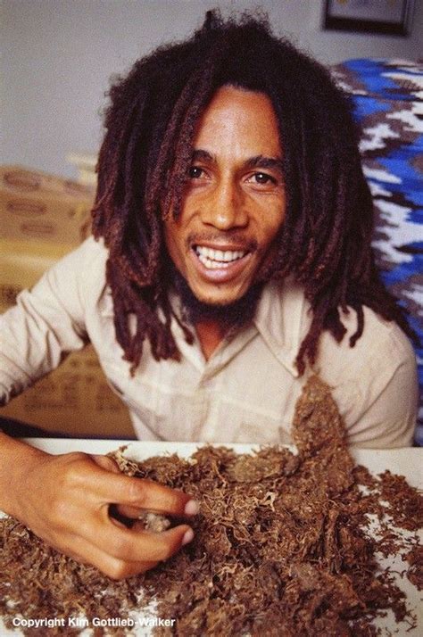 Vintage Photos Of Bob Marley You Ve Never Seen Bob Marley Pictures Bob Marley Bob Marley Smoking