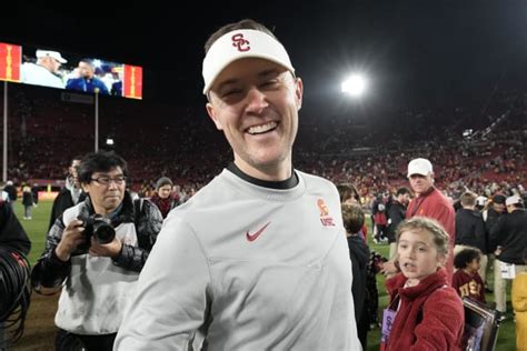 Everything Lincoln Riley Said After Uscs Win Over Notre Dame Trojansports
