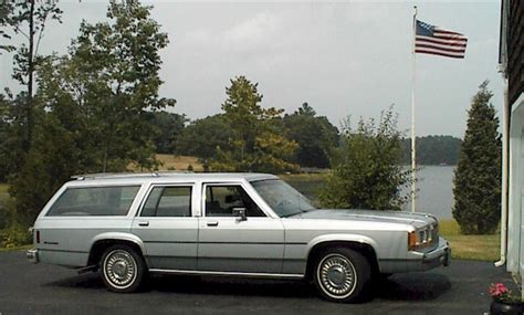 1989 Ford Ltd Crown Victoria Station Wagon