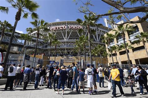 Padres Fans Join Gaslamp Ball’s Fanpulse