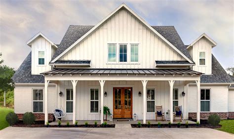 How To Find The Perfect Windows For An American Farmhouse