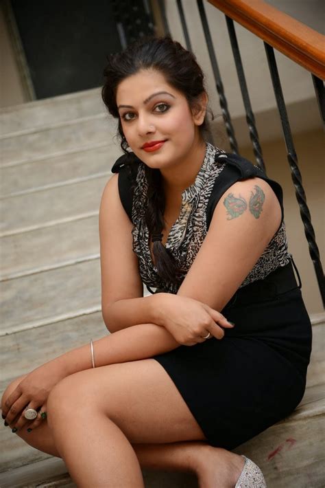 Actress Reva Expose Hot Cleavage Thunder Thigh In Skirt And Top