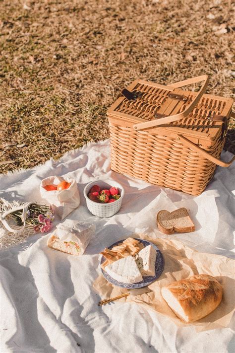 How To Create A Pretty Picnic Aesthetic For 25 Kaytee Lauren In 2021