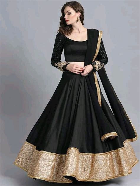 Pin By Rajiya Shekh On Stylish Lehga And Choli Black Lehenga Designer Party Wear Dresses