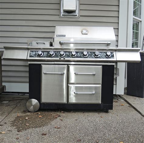 Jenn Air Outdoor Gas Grill With Kitchenaid Rotisserie Grill Kit Ebth