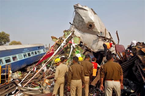 India Train Derailment Kills More Than 100 Near Kanpur Uttar Pradesh Nbc News