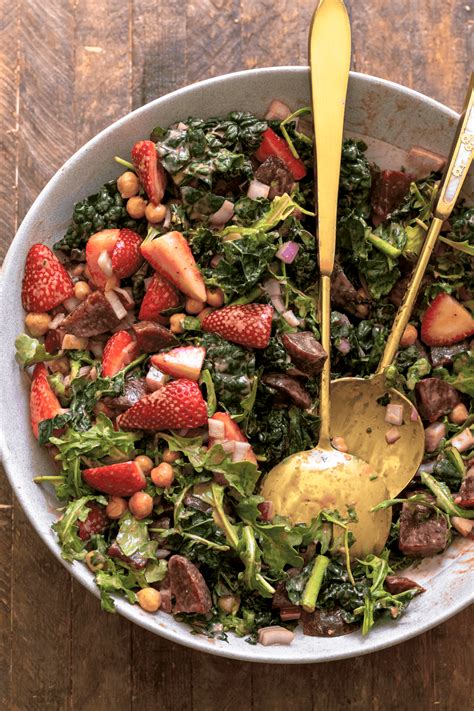 15 Minute Summer Strawberry Salad With Strawberry Balsamic Dressing