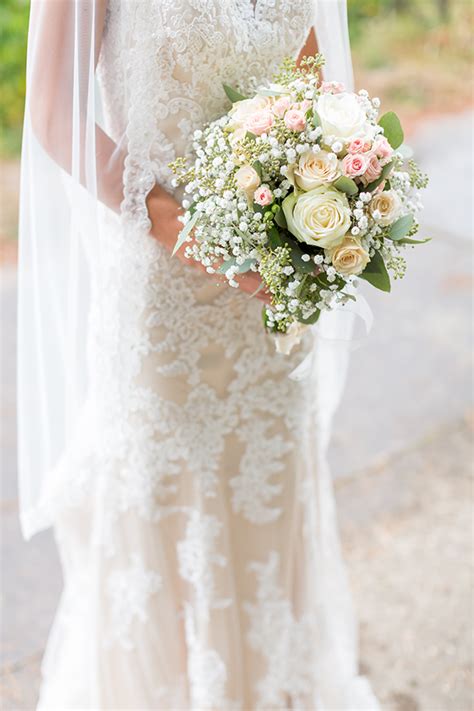 Check out our hochzeitskleid selection for the very best in unique or custom, handmade pieces from our платья shops. Vintagehochzeit Papiermühle Homburg in 2019 | Blumenstrauß ...