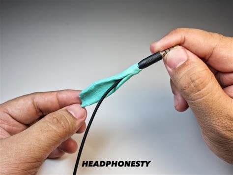 How To Repair Your Frayed Or Broken Headphone Wires Techcult