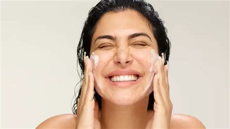 How To Moisturize Dry Skin 12 Tips For Flawless Complexion Serum101