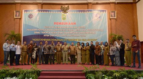 Dinas tenaga kerja kota pekanbaru, mengaku telah membuat posko pengaduan thr, yang dapat digunakan pada lebaran tahun ini. Dinas Tenaga Kerja Kota Pekanbaru Kota Pekanbaru Riau ...